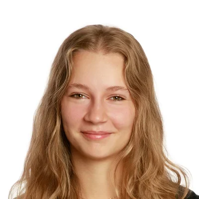 Chiropractic Vernon BC Victoria A headshot photo of Victoria, a massage therapist
